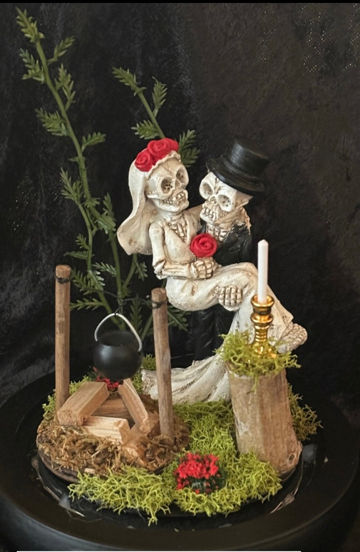 Hellfire & Honeymoon - Skeleton Terrorarium