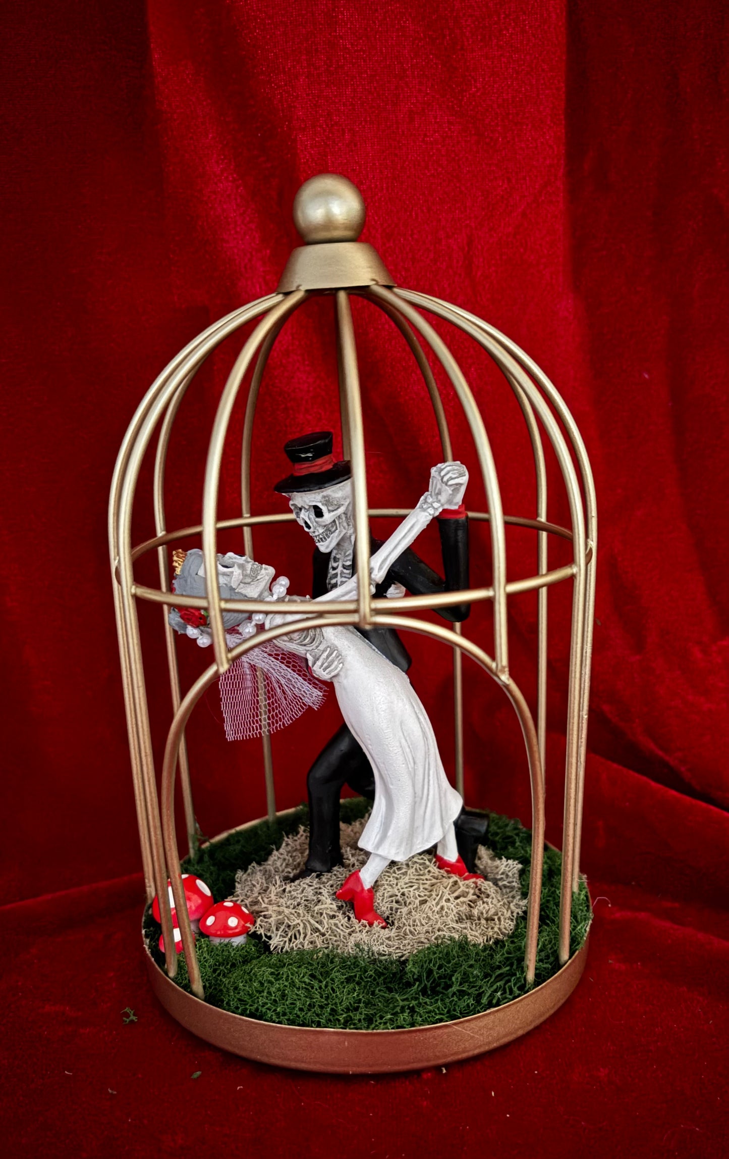 Waltz of the Wicked - Skeleton Terrorarium