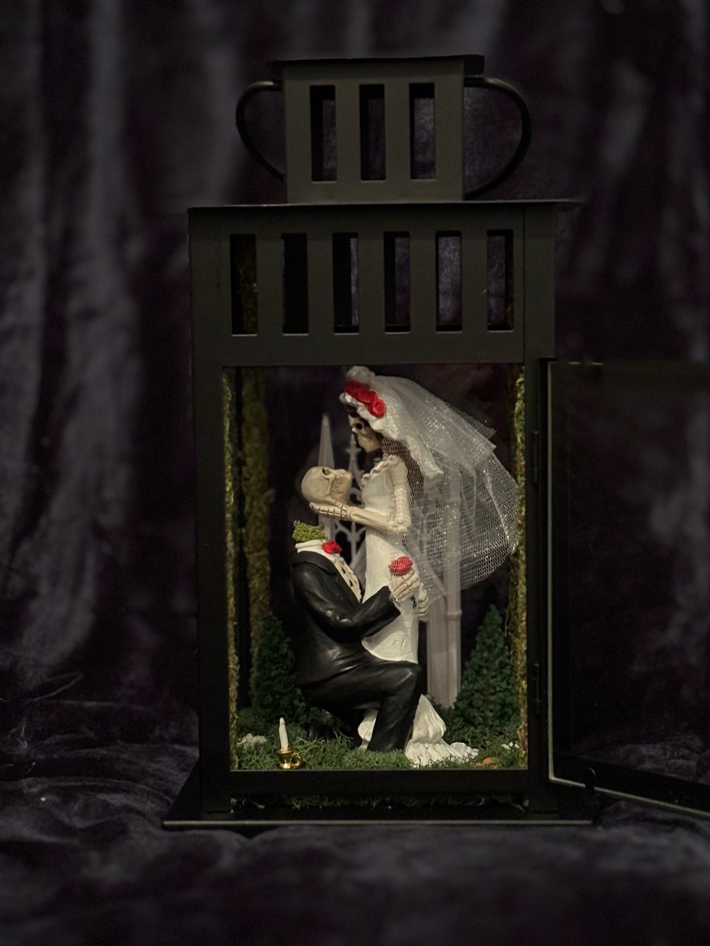 “Love You to Pieces” Skeleton Terrorarium