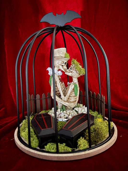 “Graveyard Kiss” Skeleton Terrorarium